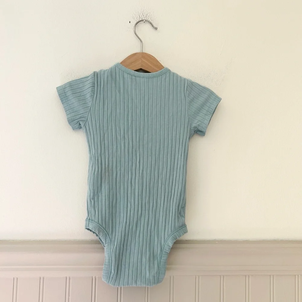 Old Navy 12-18 Months Ribbed Short-Sleeve One-Piece in Light Blue Bodysuit